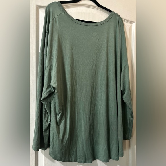 New all in One Motion Women's Green Long Sleeve Top - Picture 2 of 4